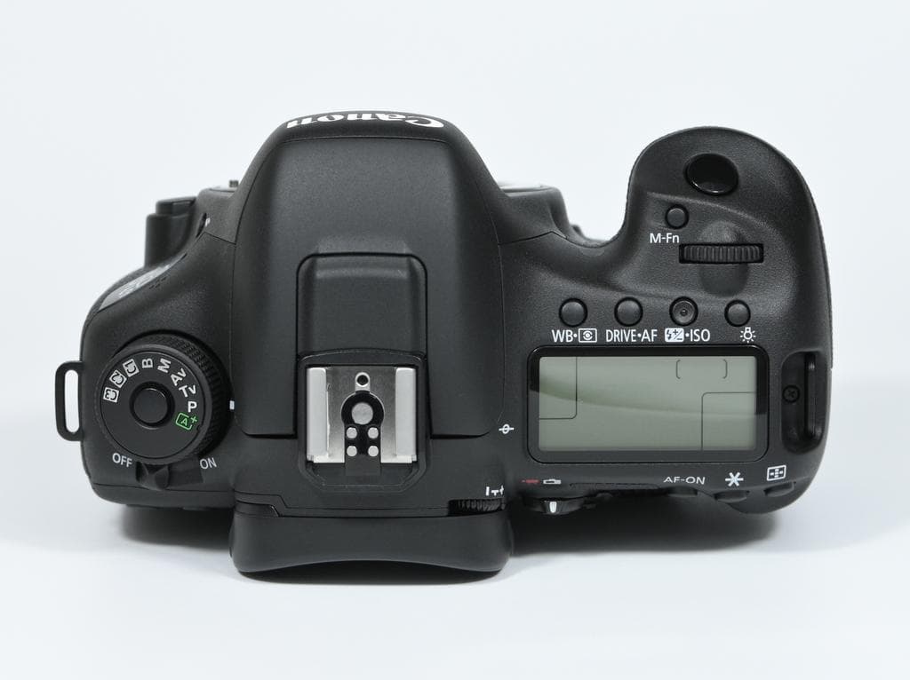 【超美品】Canon EOS 7D Mark II ボディ《ショット数2697》