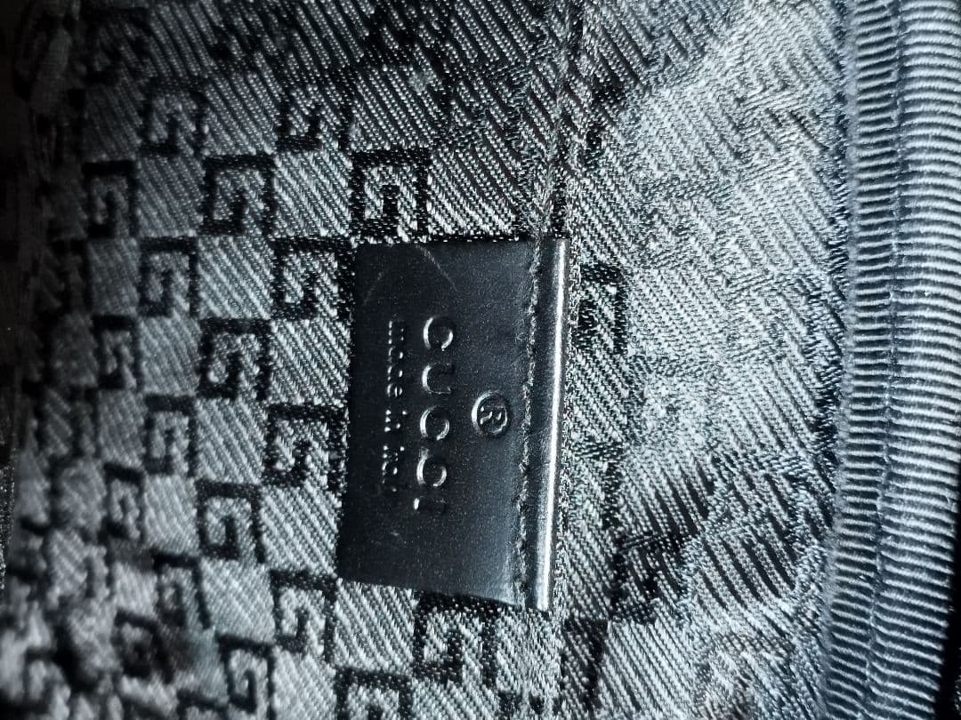 GUCCI ブラック ショルダーバッグ 収納袋付き