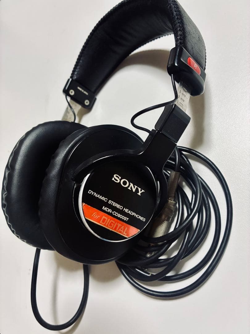 美品・イヤーパッド交換済み　SONY MDR-CD900ST
