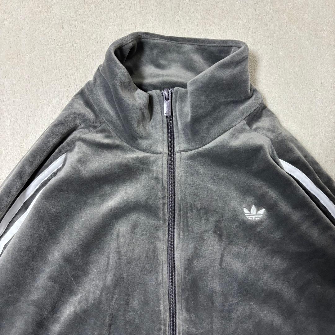 adidas originals トラックジャケット　ベロア　チャコール　グレー