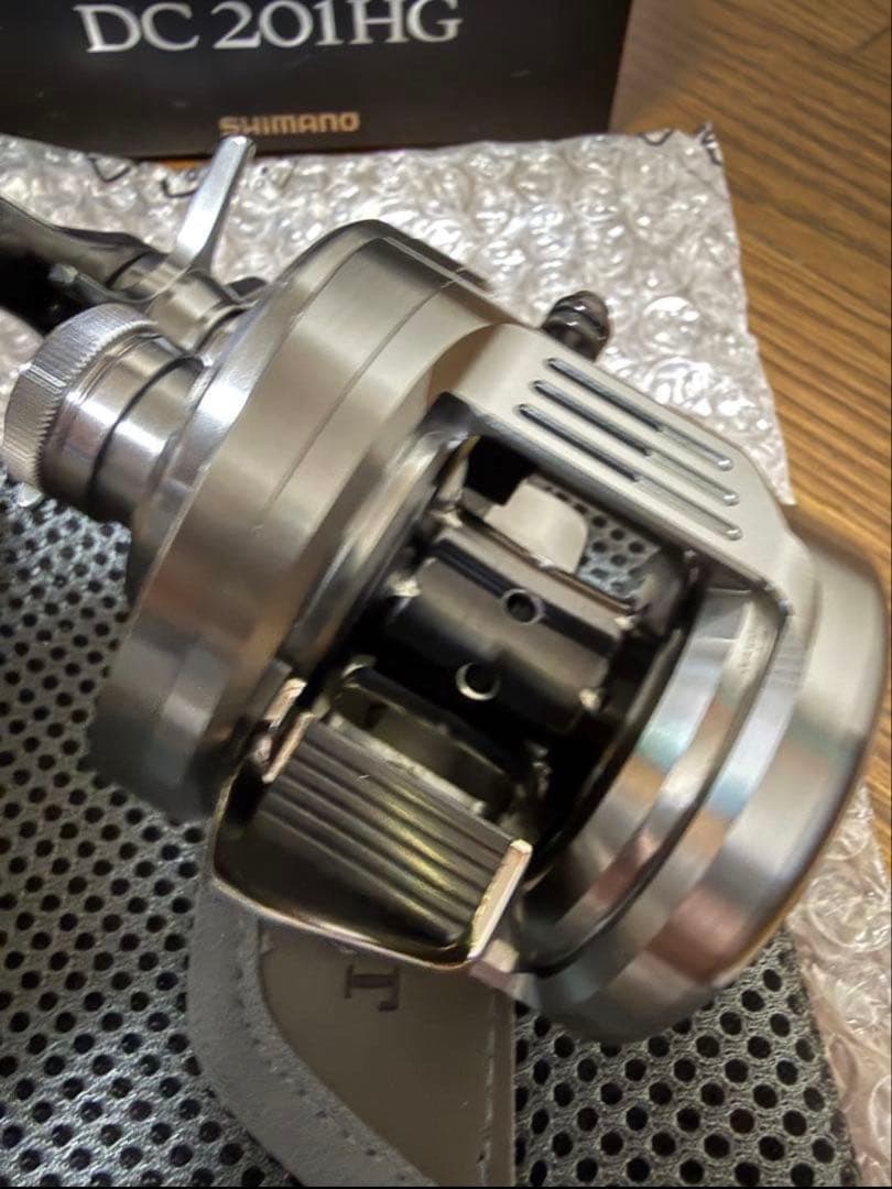 SHIMANO カルカッタコンクエストDC 201HG ベイトリール シマノ 左