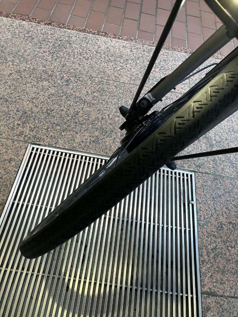 ブリヂストン 電動アシスト自転車 シルバー 28インチ