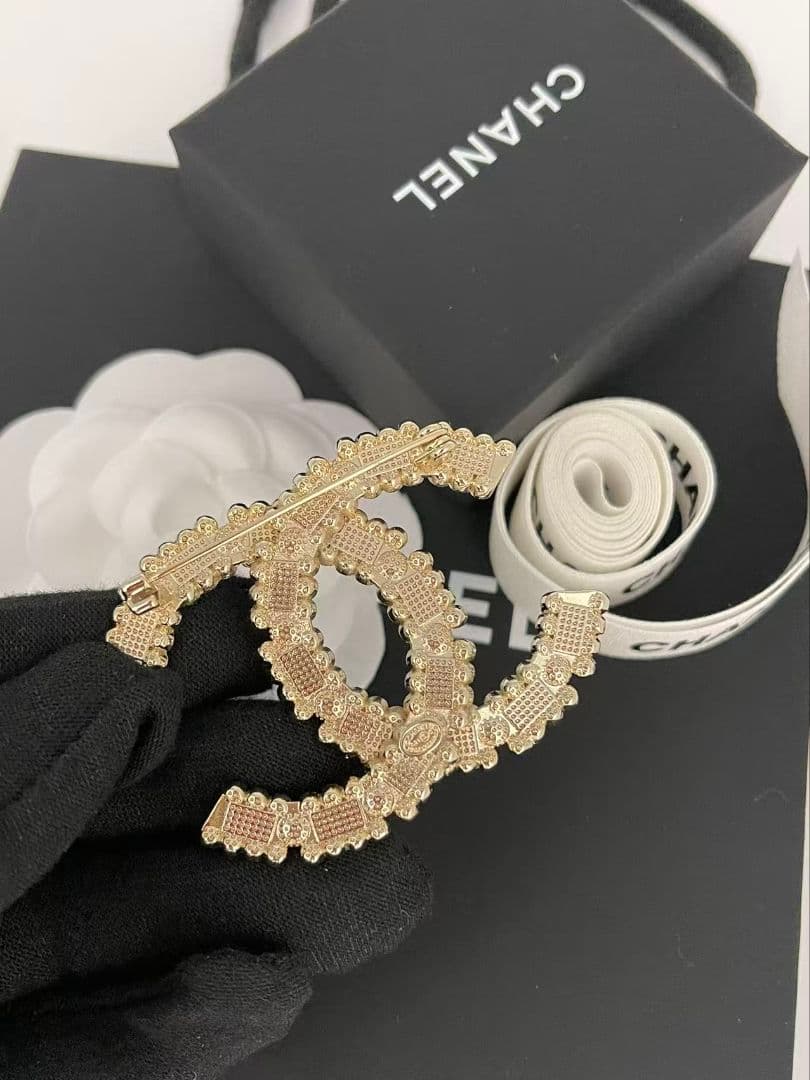 シャネル　ブロ-チ