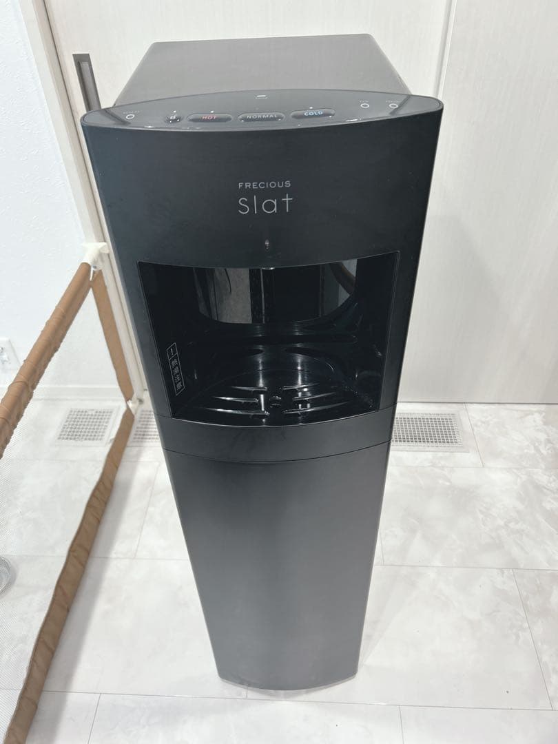 フレシャス スラット ウォーターサーバー 黒