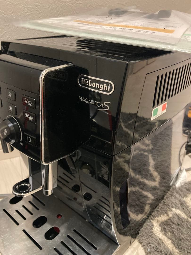 1*6様 デロンギ 全自動エスプレッソマシン　マグニフィカS ECAM23120