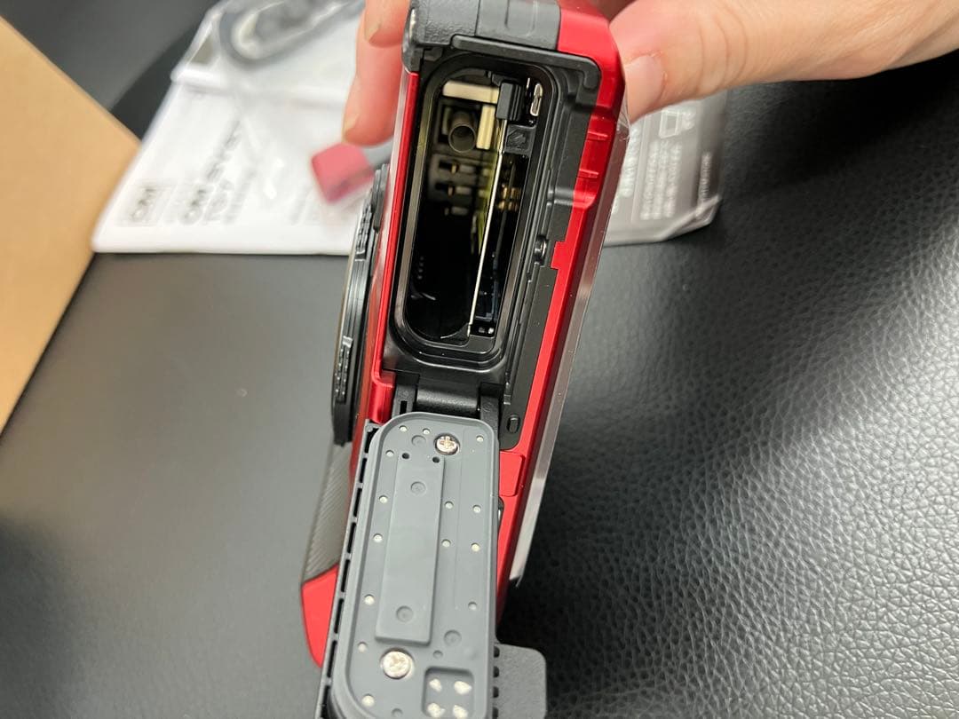 新品未使用！OM SYSTEM TG-7 デジタルカメラ　赤　レッド