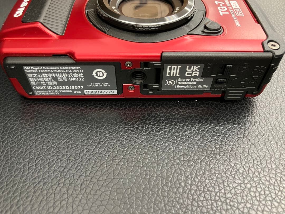 新品未使用！OM SYSTEM TG-7 デジタルカメラ　赤　レッド