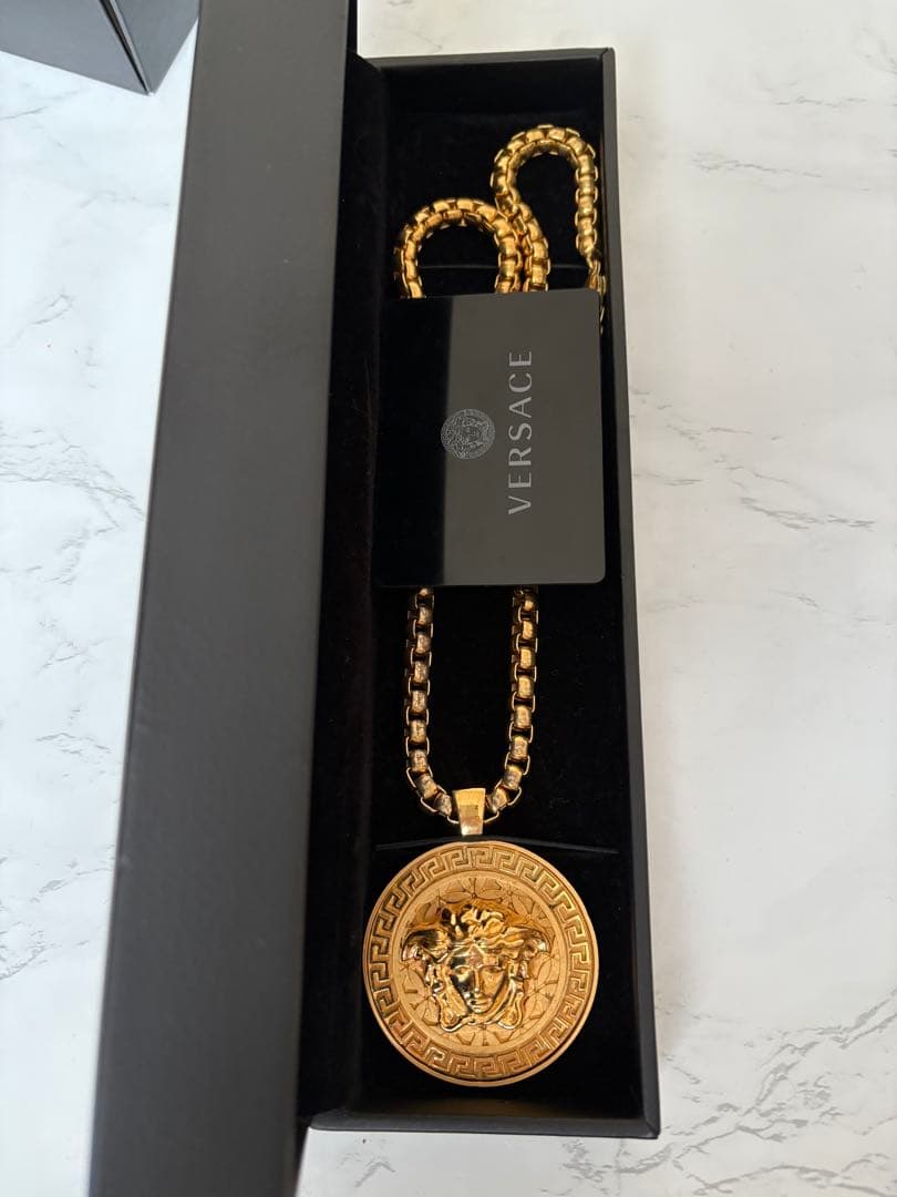 VERSACE ゴールド メダリオン ネックレス