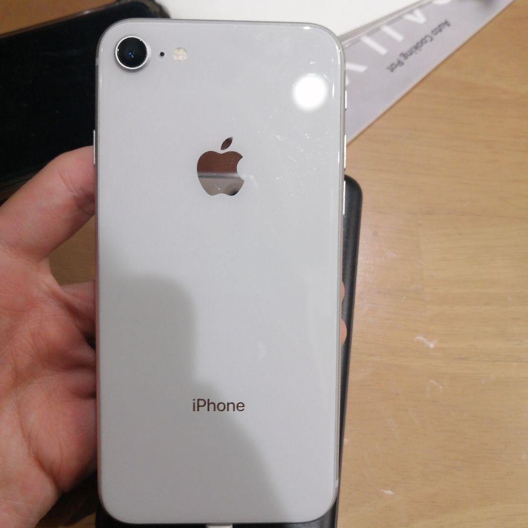 Apple iPhone 8 シルバー 4.7インチ 本体　SIMフリー