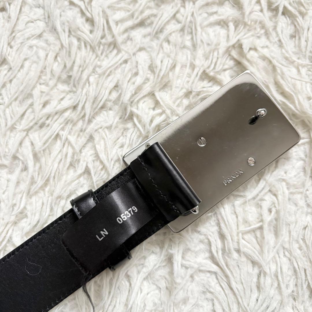 良品　PRADA プラダ　レザーベルト　機関車プレート　05379 黒　銀