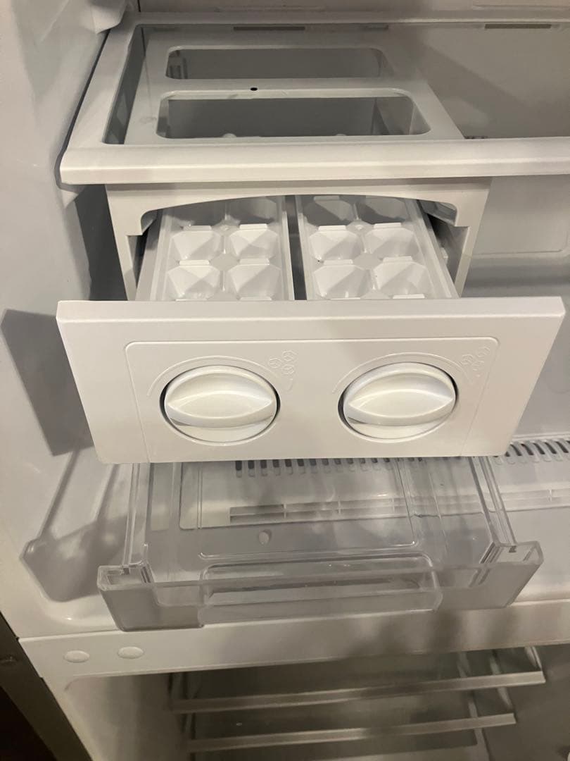 大阪引取限定　Hisense HR-B2302 冷蔵庫 227L