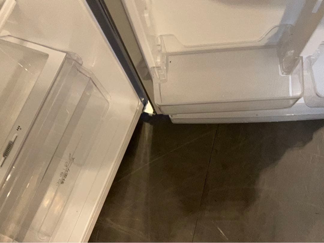 大阪引取限定　Hisense HR-B2302 冷蔵庫 227L