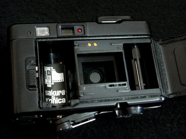 稀少 撮影可 コニカ POP EFJ の海外版 銀 konica フィルムカメラ