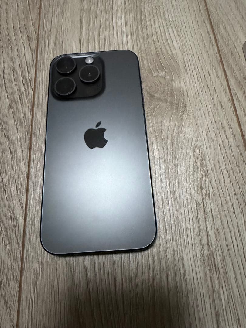 Apple iPhone 15 Pro ブラックチタニウム 本体 128GB