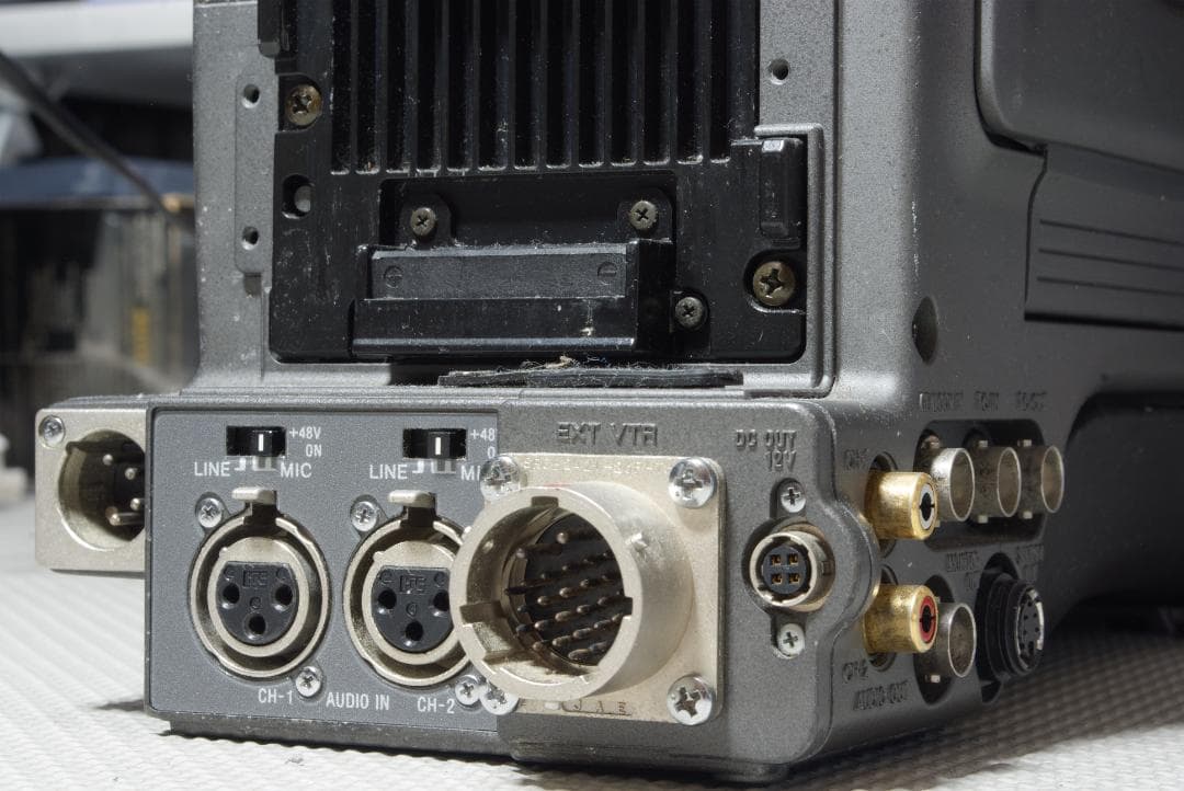 SONY 業務用ビデオカメラ DSR-300 基本動作ＯＫ