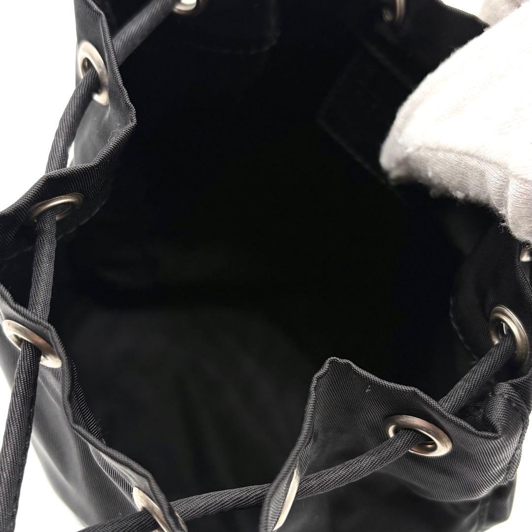 美品✨プラダ 巾着 ポーチ ナイロン レザー 三角ロゴ 白タグ ブラック