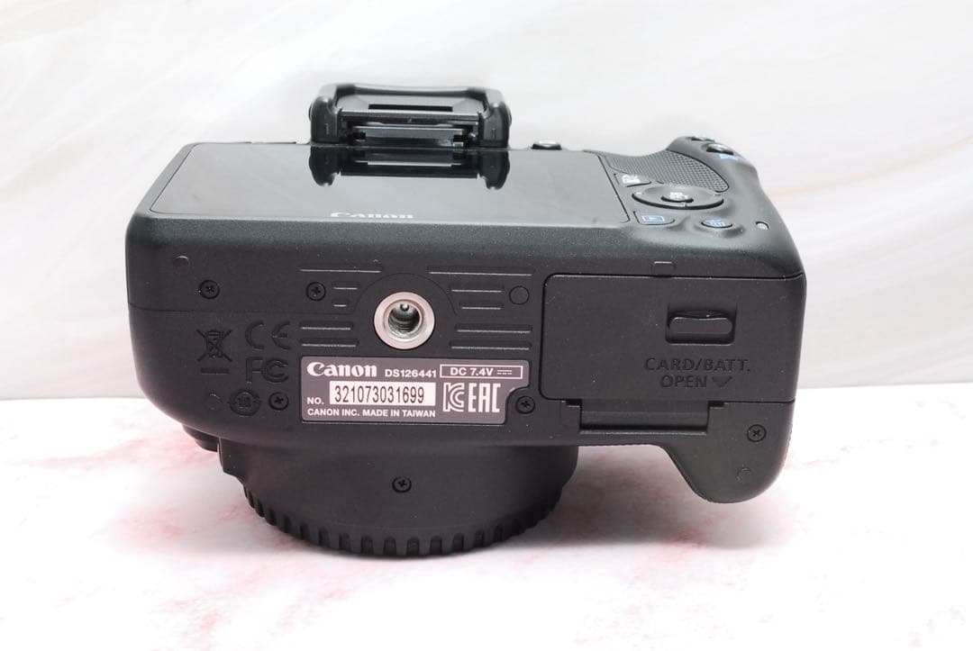 最軽量✨Canon Kiss X7✨一眼レフカメラ✨初心者にもおすすめ