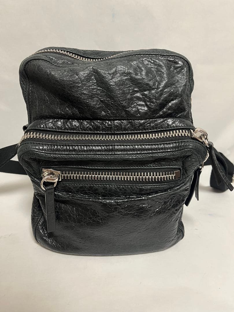 Valentino 黒 レザー ショルダーバッグ