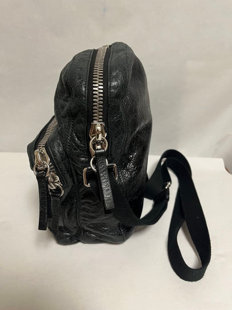 Valentino 黒 レザー ショルダーバッグ