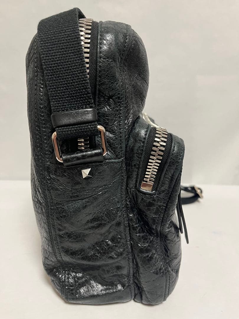 Valentino 黒 レザー ショルダーバッグ