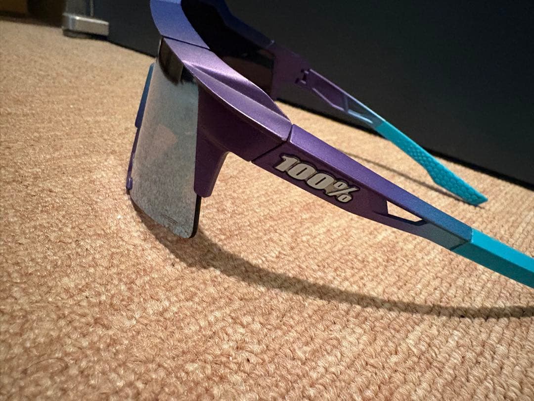 100% フレームレス サングラス 紫と青