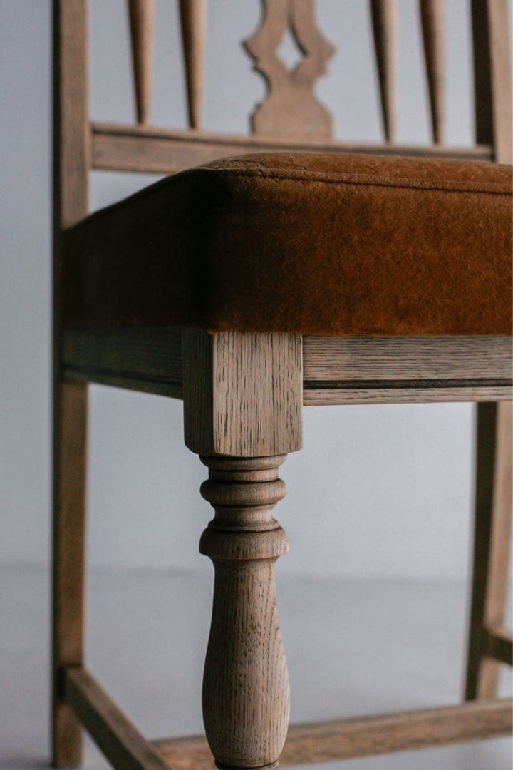 ナラ材　無垢材　白木　モケットチェア　ダイニングチェア　アンティーク　剥離