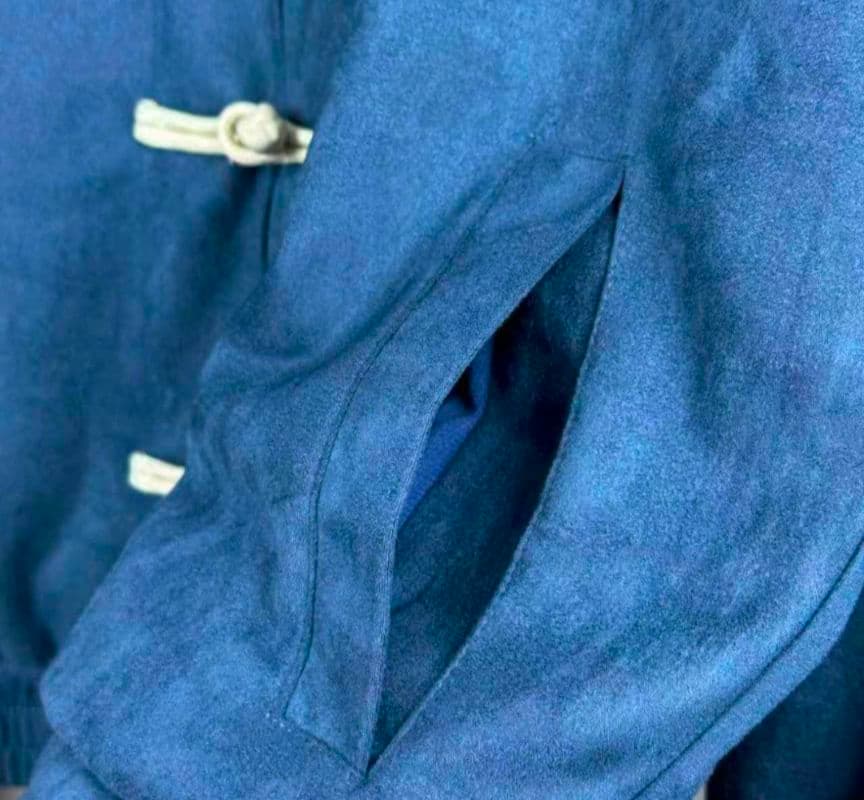 【adidas】SNSで話題☆中国限定　トラックジャケット