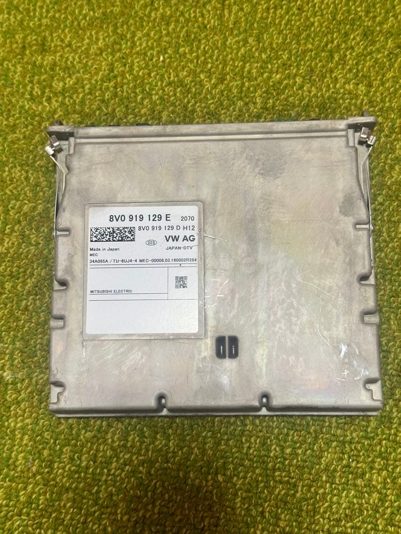 その他 Audi 8V0 919 129 E