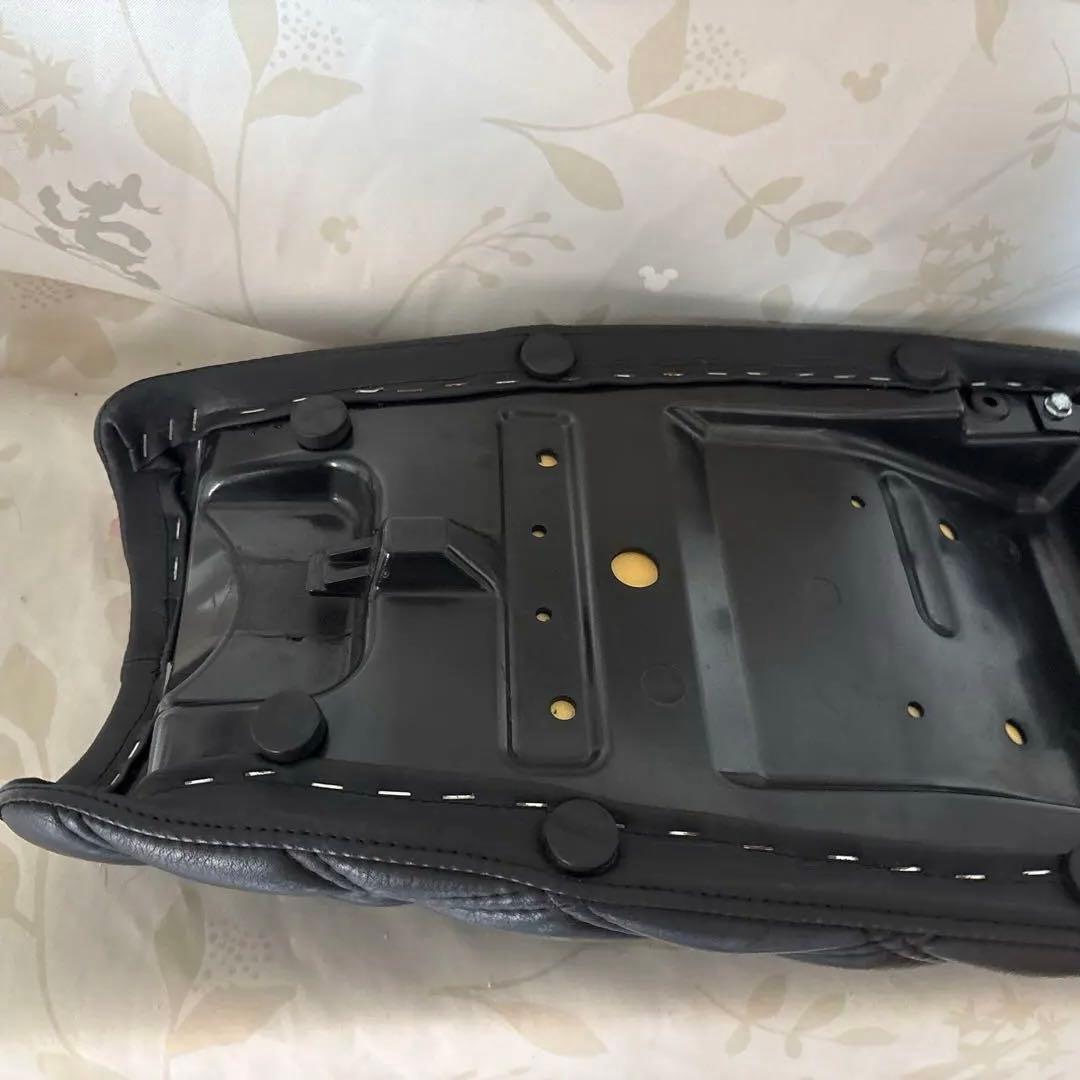 モートーン　ボンネビル　空冷　ダイヤモンドステッチ　スキニーシート