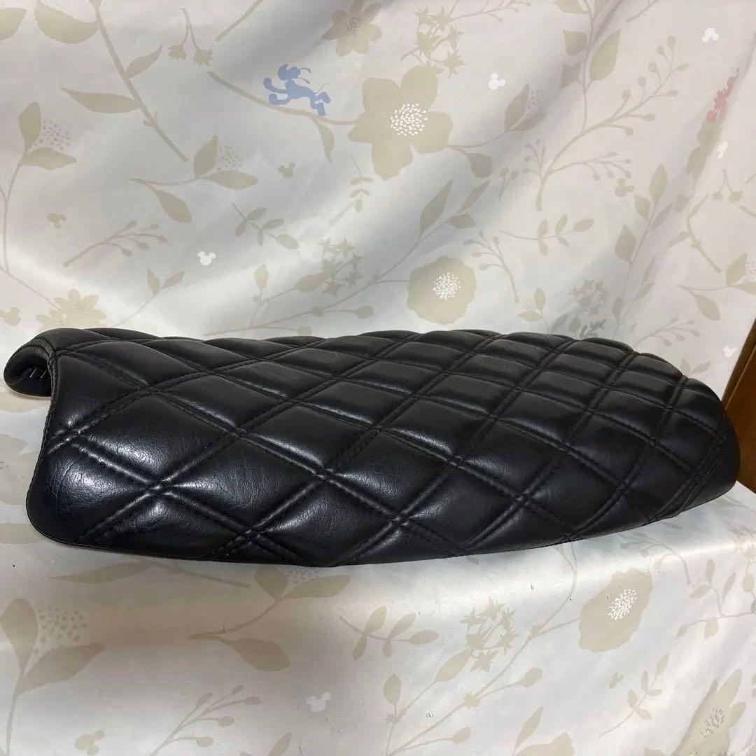 モートーン　ボンネビル　空冷　ダイヤモンドステッチ　スキニーシート