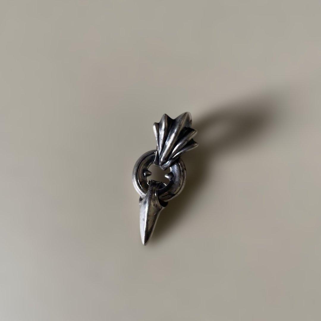 ライオンハートファングネックレス