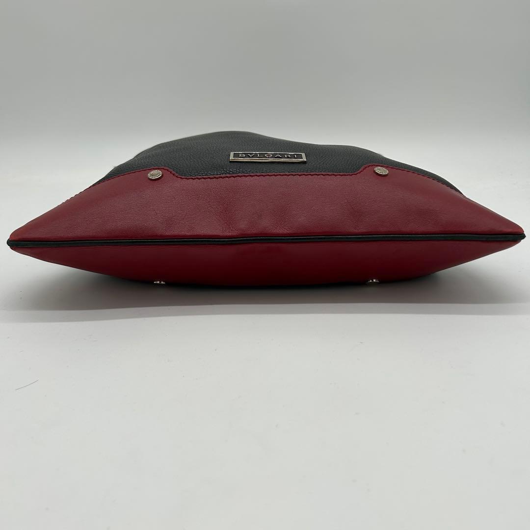 【美品】ブルガリ アーバン ショルダーバッグ レザー 黒 バイカラー 斜め掛け