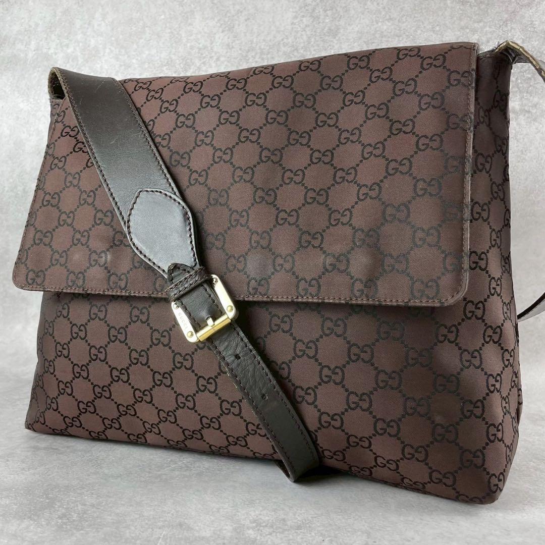 the WAWA様　GUCCI グッチ　メッセンジャーバッグ　GG