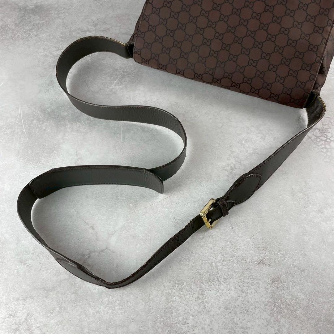the WAWA様　GUCCI グッチ　メッセンジャーバッグ　GG