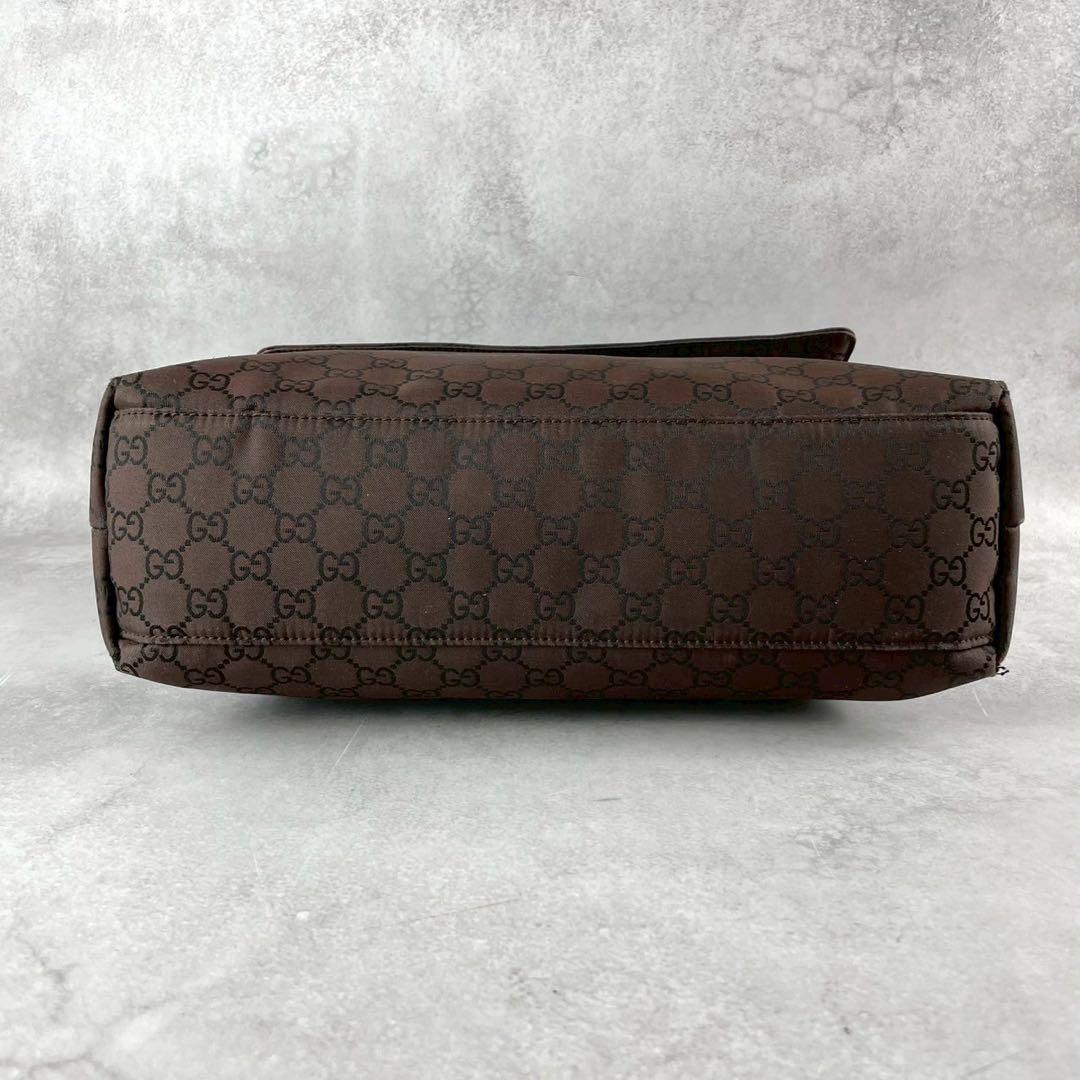 the WAWA様　GUCCI グッチ　メッセンジャーバッグ　GG