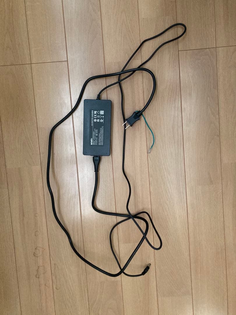 emoth プロジェクター 本体 黒 充電器、リモコン付き