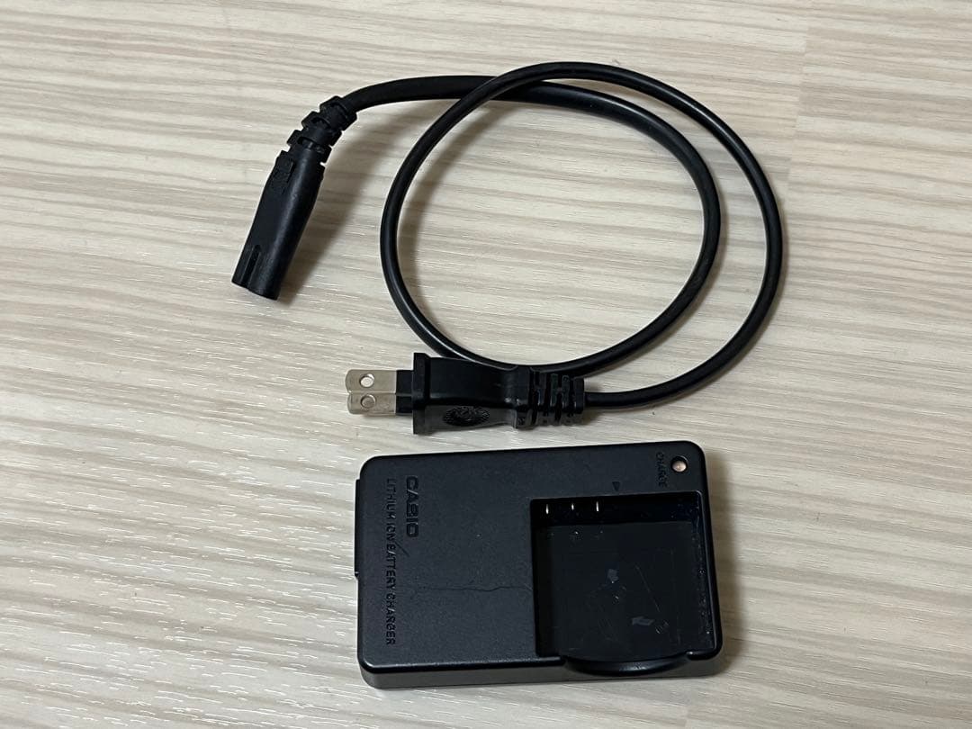 CASIO EXILIM EX-FC100 ☆外観・液晶キレイ☆