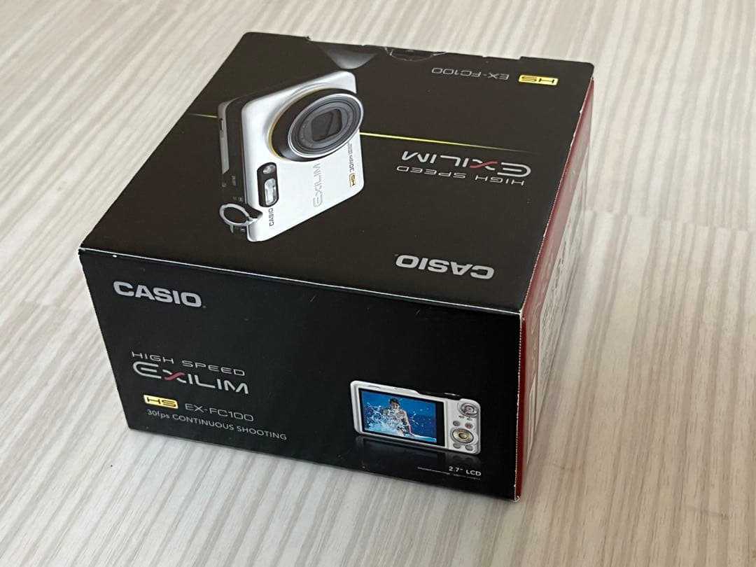 CASIO EXILIM EX-FC100 ☆外観・液晶キレイ☆