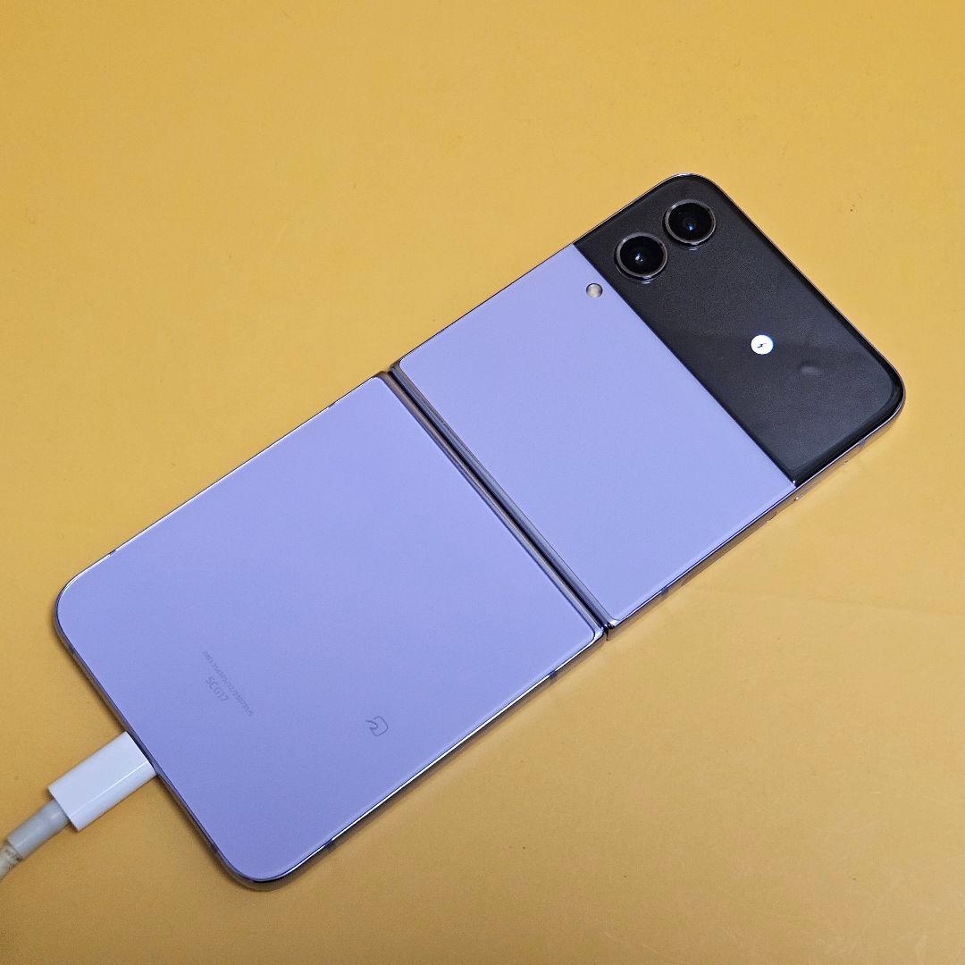 Galaxy Z Flip4 SCG17 ｜24時間以内発送#815