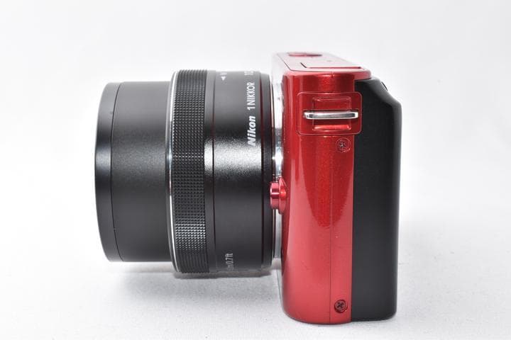 Nikon 1 J1 レッド 10-30mmレンズキット