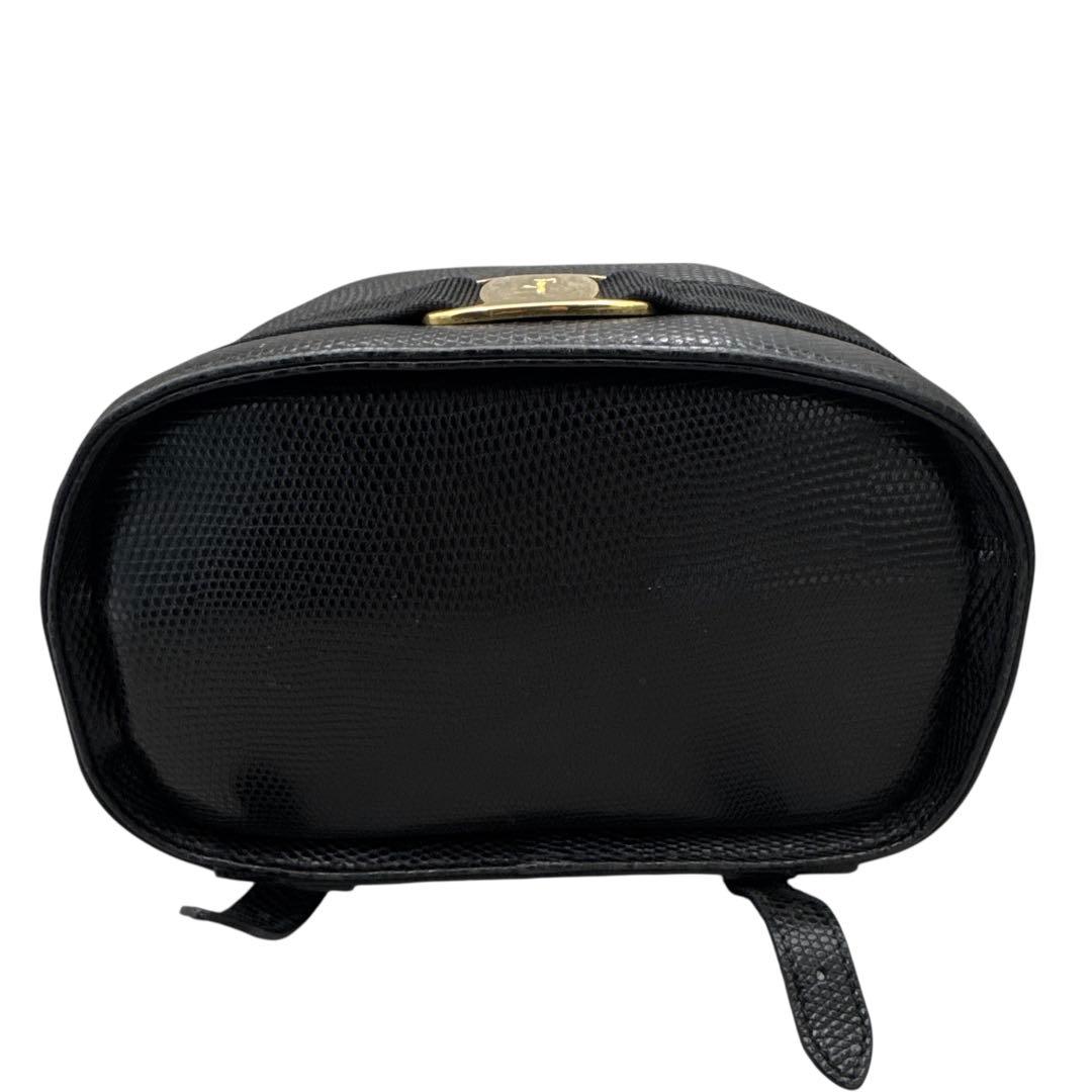 美品 サルバトーレフェラガモ ヴァラ金具 リュック サフィアーノレザー ブラック