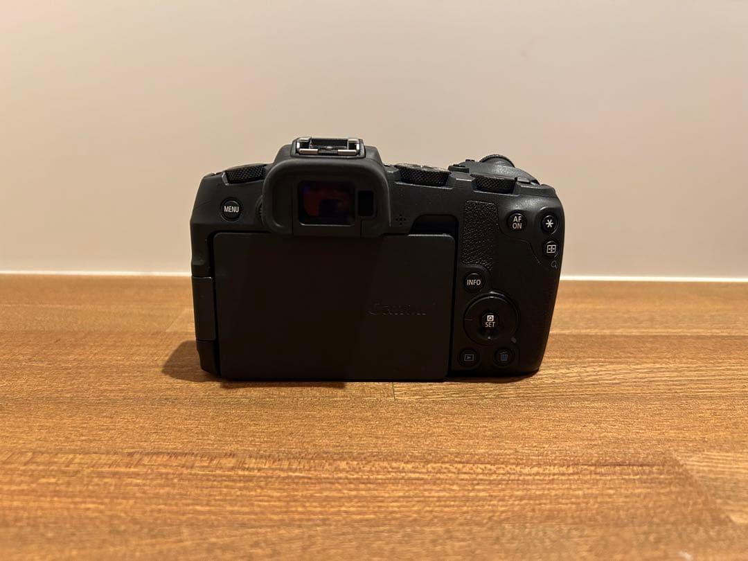 【Aya☆セール中さん専用】Canon EOS RP ミラーレスカメラ