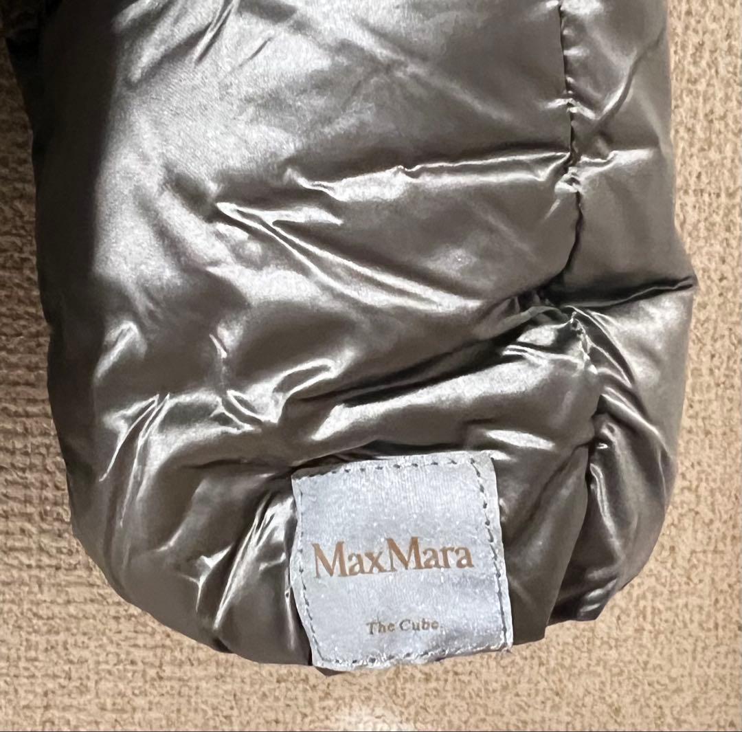 MaxMara The Cube ショート丈ダウングレー系メタリック（未使用）