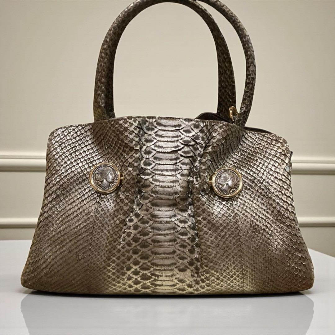 【超美品】ブルガリ パイソン バッグ　ストラップ、シリアルナンバー保存袋付き