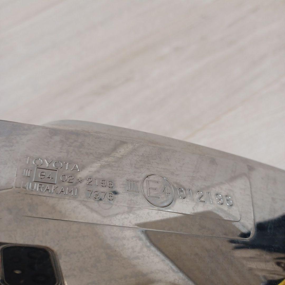 TOYOTAハイエース ドアミラー クローム 右 側