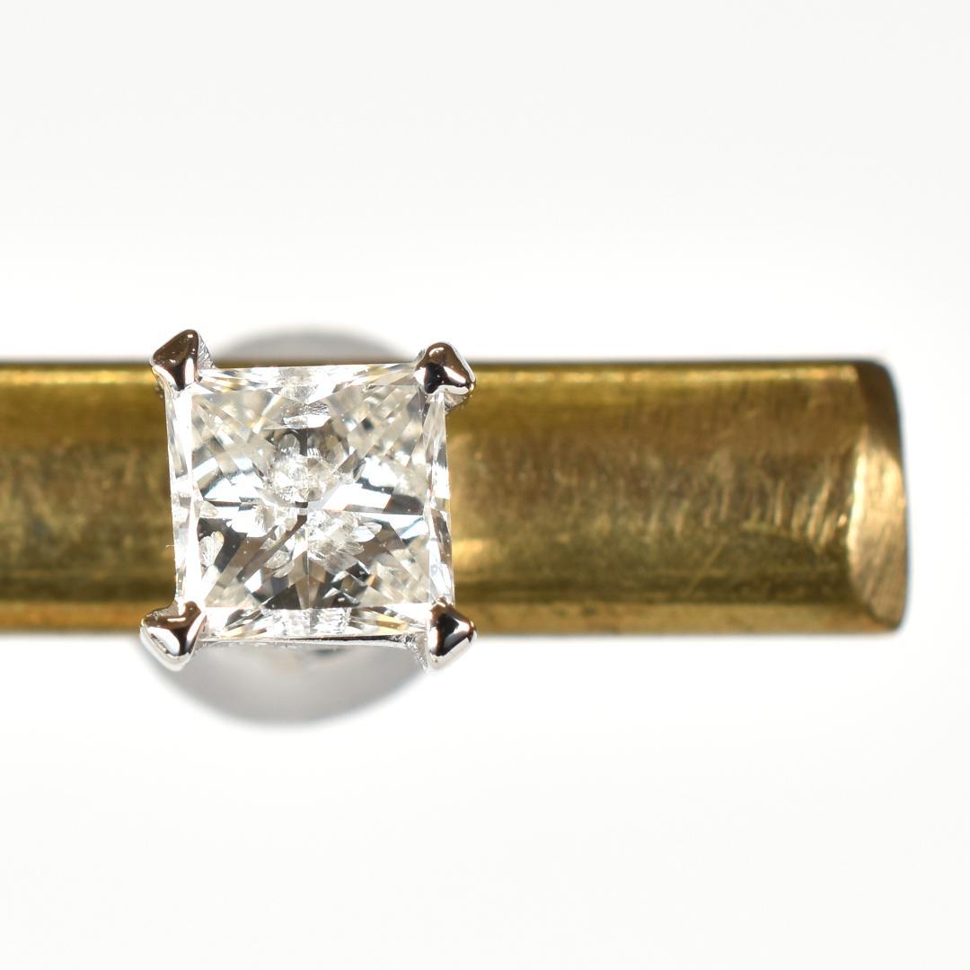 年末年始セール開催中プラチナ0.4カラットプリンセスカット(四角形)ダイヤピアス