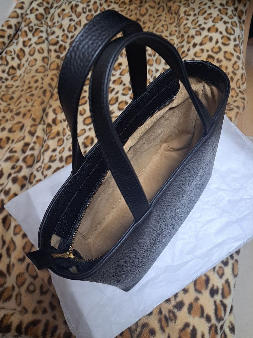 HushTug　レザージップミニトート