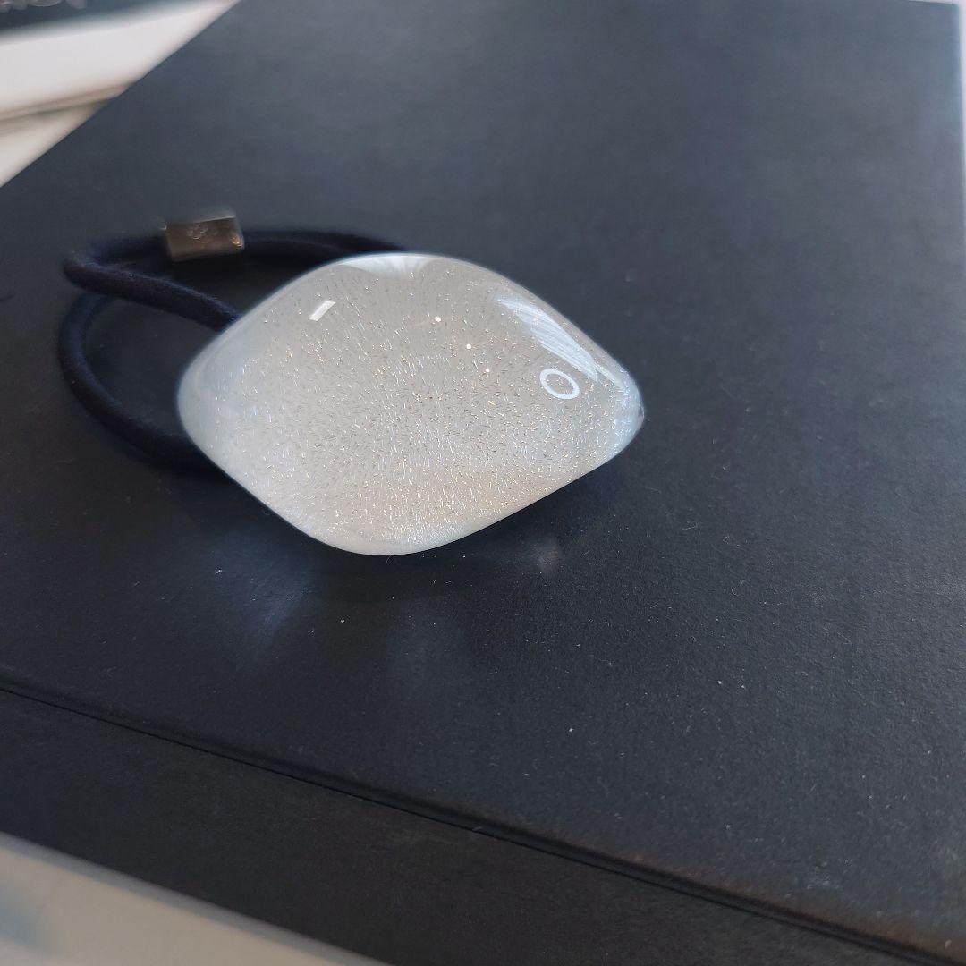 コレットマルーフ ガラス製ヘアゴム ホワイト