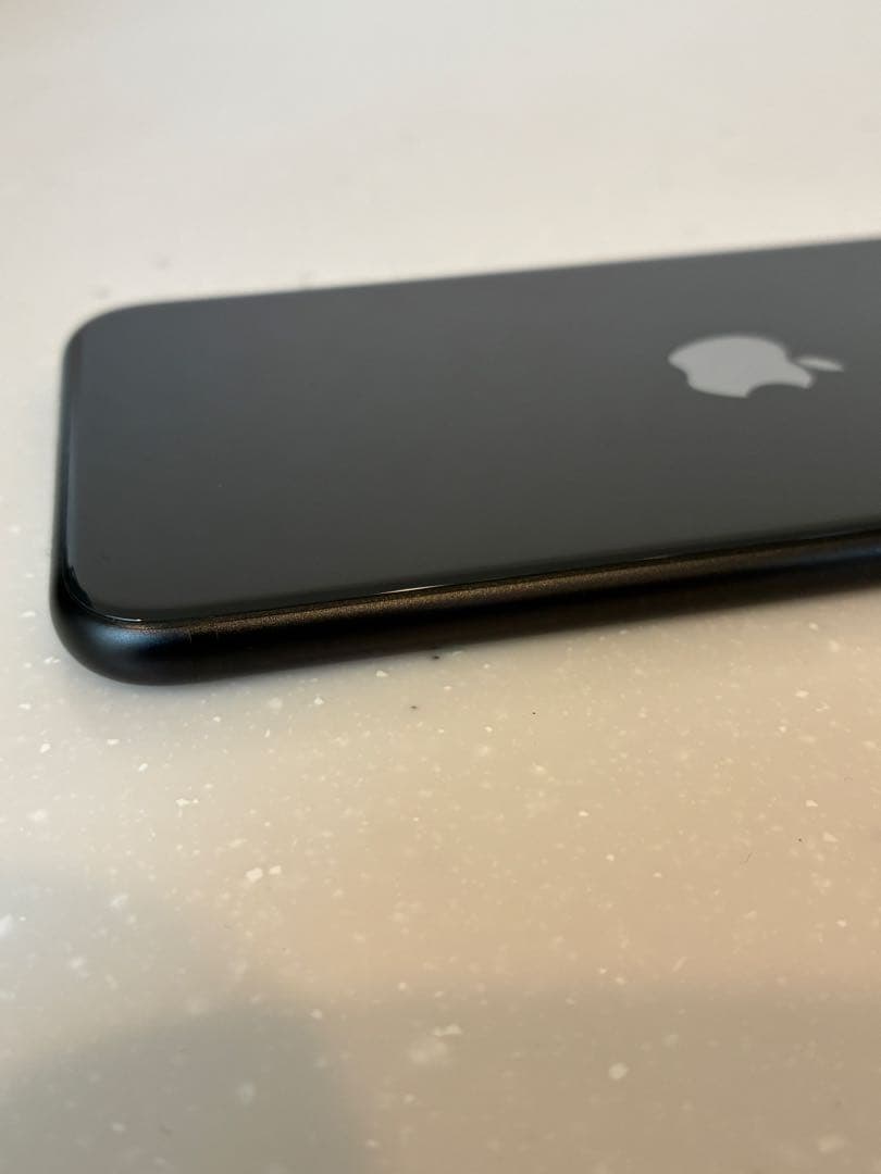 ちゃちゃまるさま専用Apple iPhone SE 第二世代　ブラック 本体