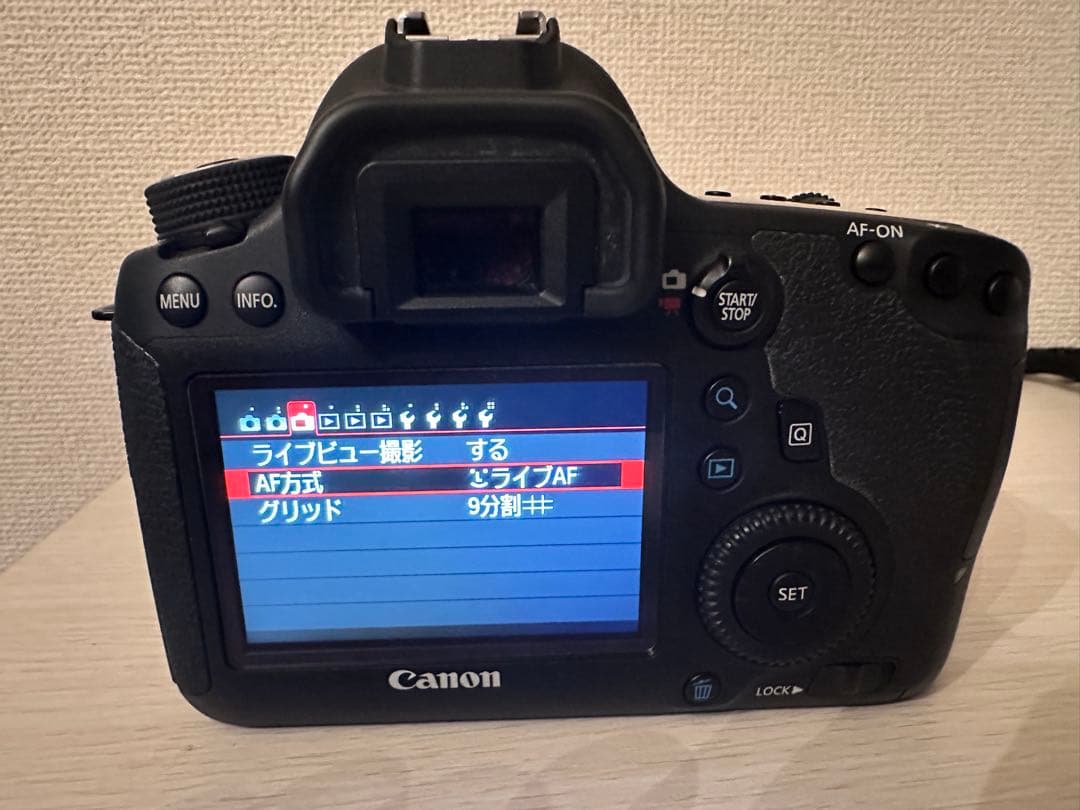 Canon EOS 6D 本体 バッテリーチャージャーとバッテリー2個付き